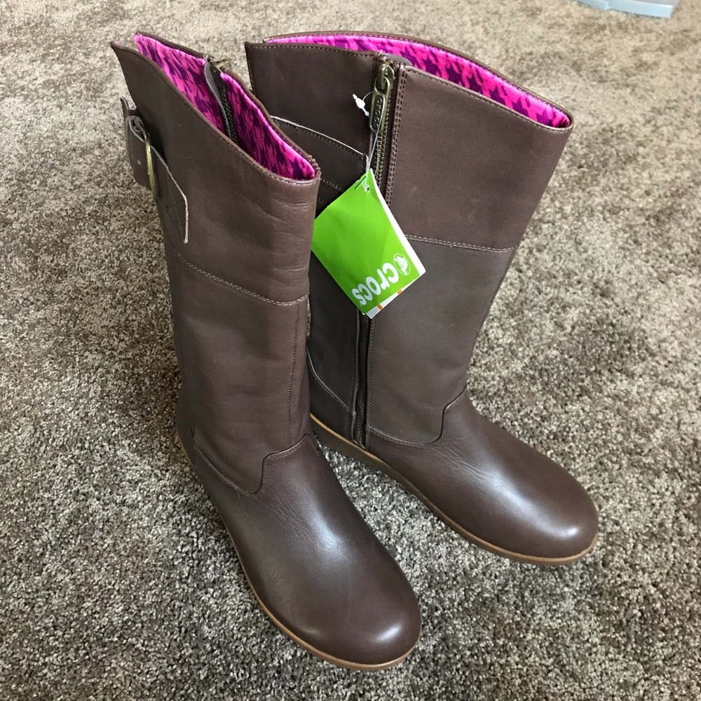 Crocs A-leigh leather boot espresso walnut color